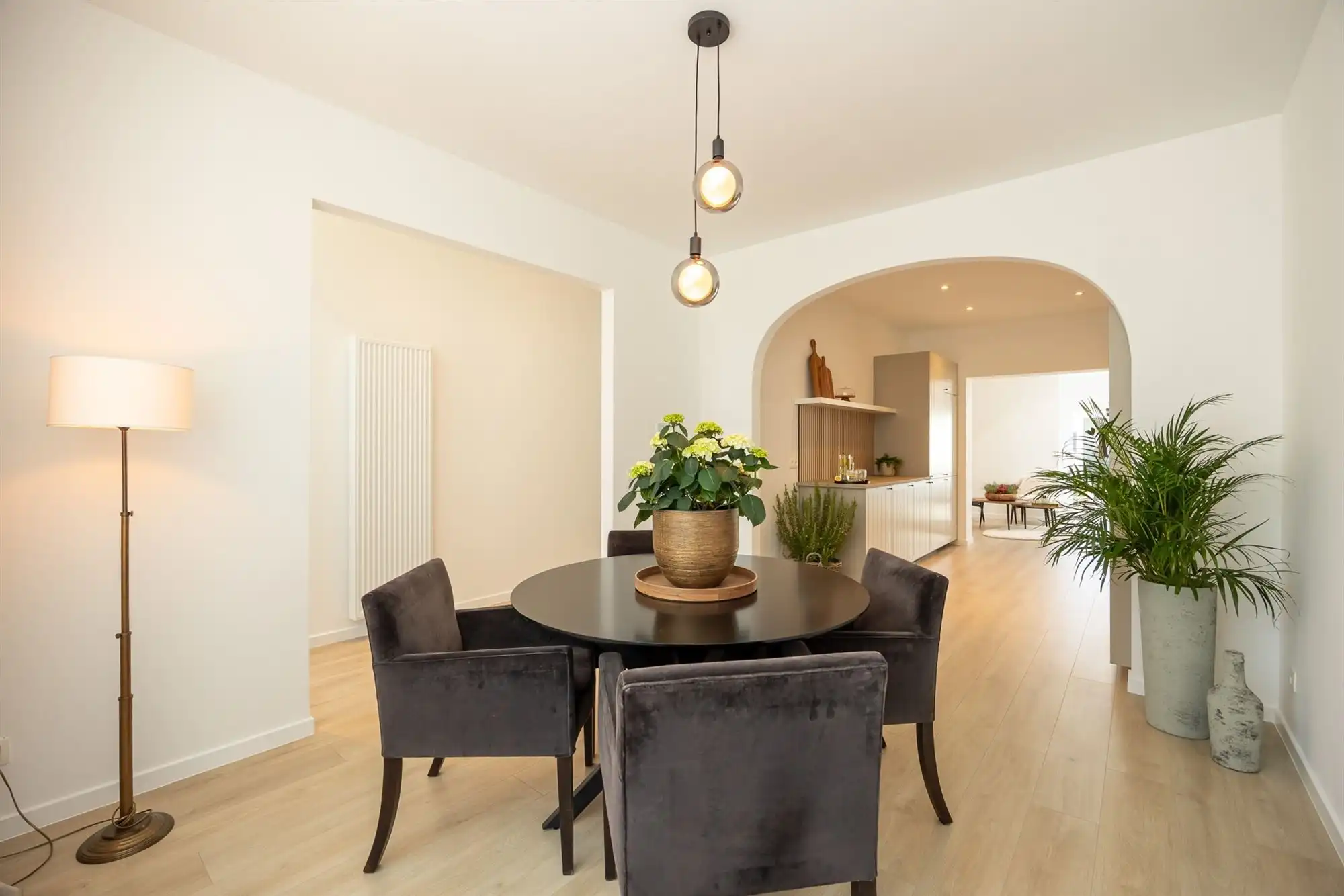 Volledig gerenoveerde woning met 3 slpkmrs en stadskoer foto 13