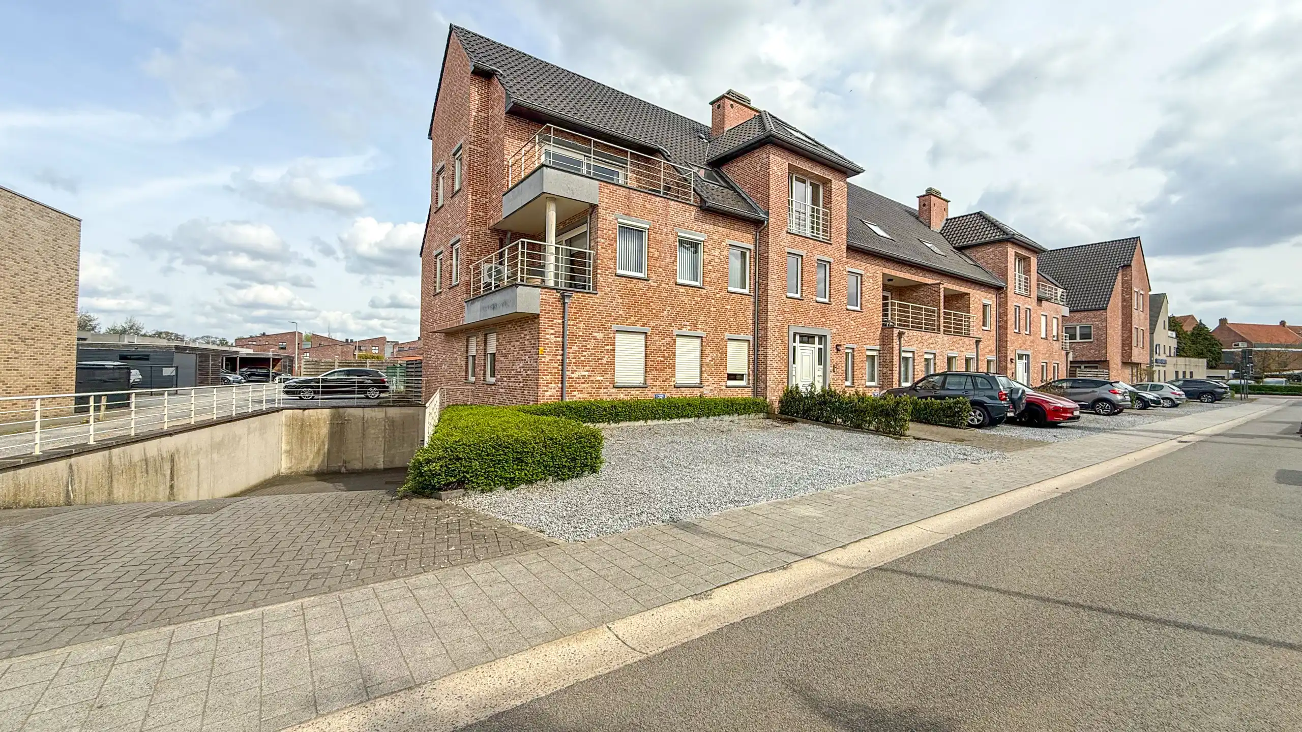 Ruim gelijkvloers appartement met tuin en parking foto 29