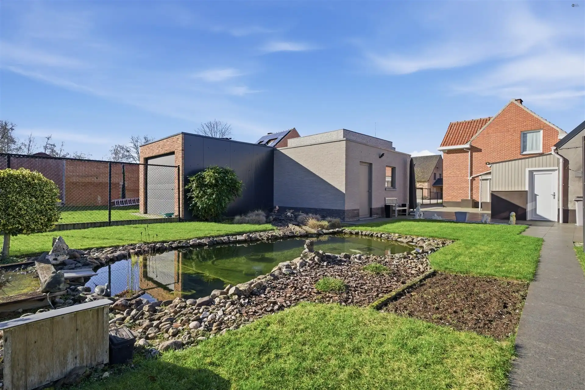 gunstig gelegen woning met 2 grote slaapkamers en dressing foto 4