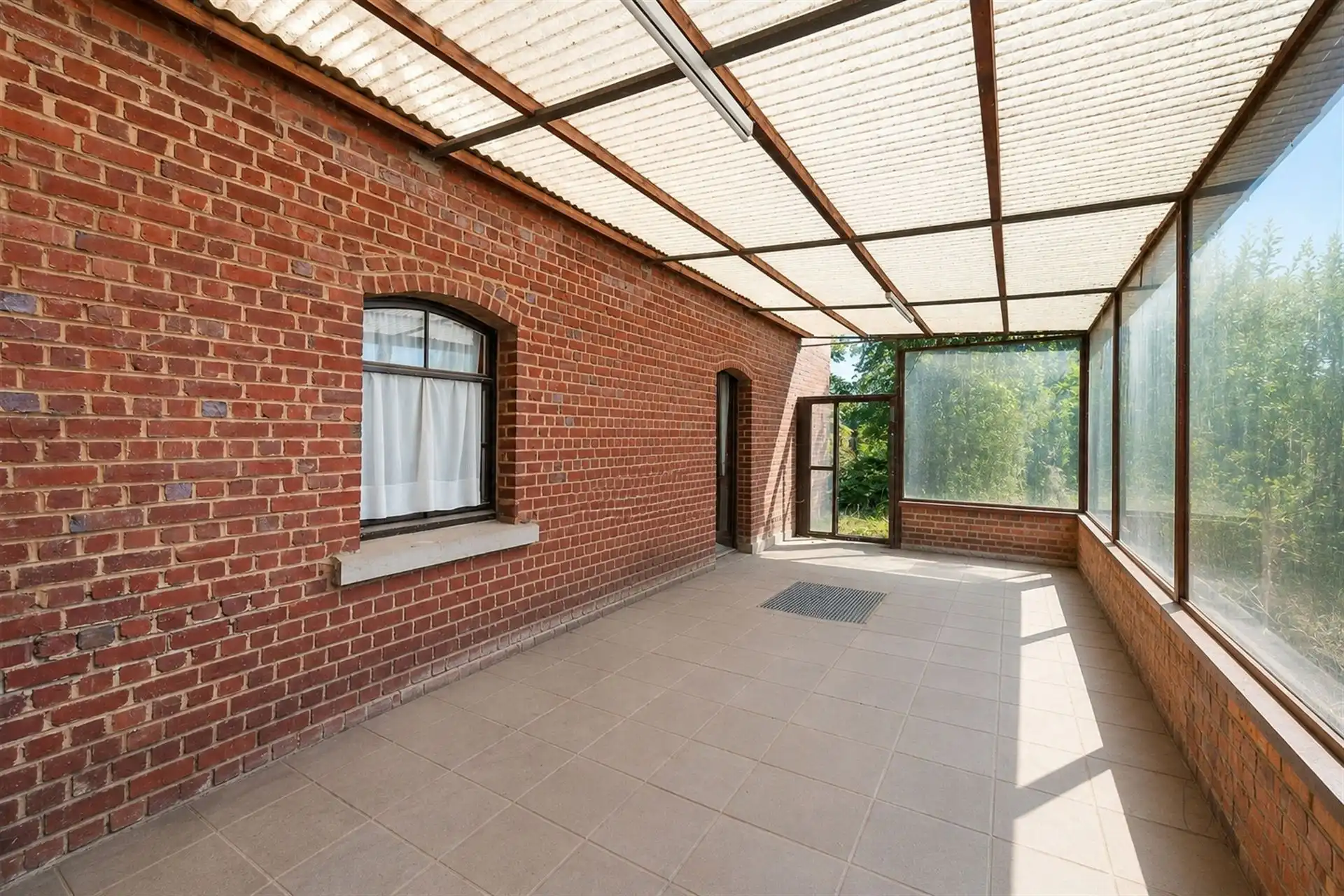 Charmante te renoveren woning op 29 are foto 5