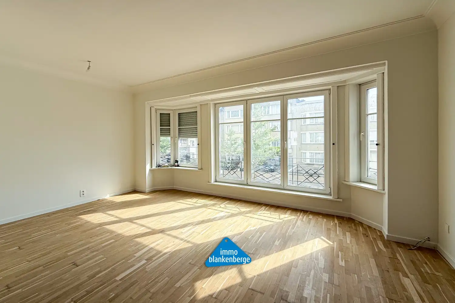 Stijlvol gerenoveerd appartement op toplocatie in Blankenberge foto 2