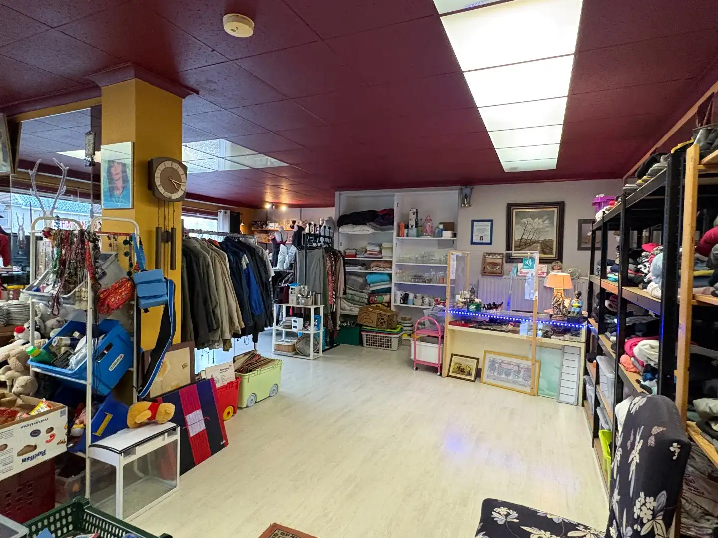 Centraal en goed gelegen handelsruimte in Kuurne foto 10