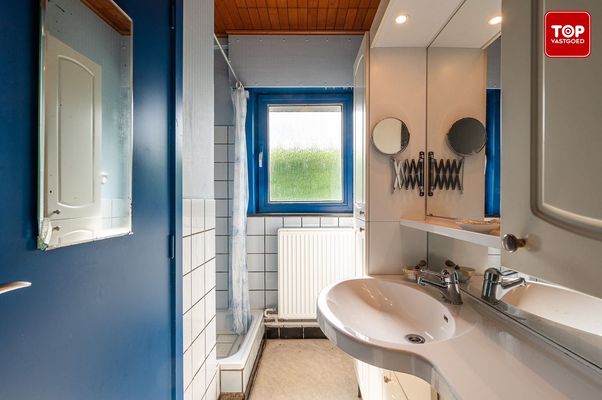 Te renoveren bungalow met enorm potentieel op een Toplocatie foto 12