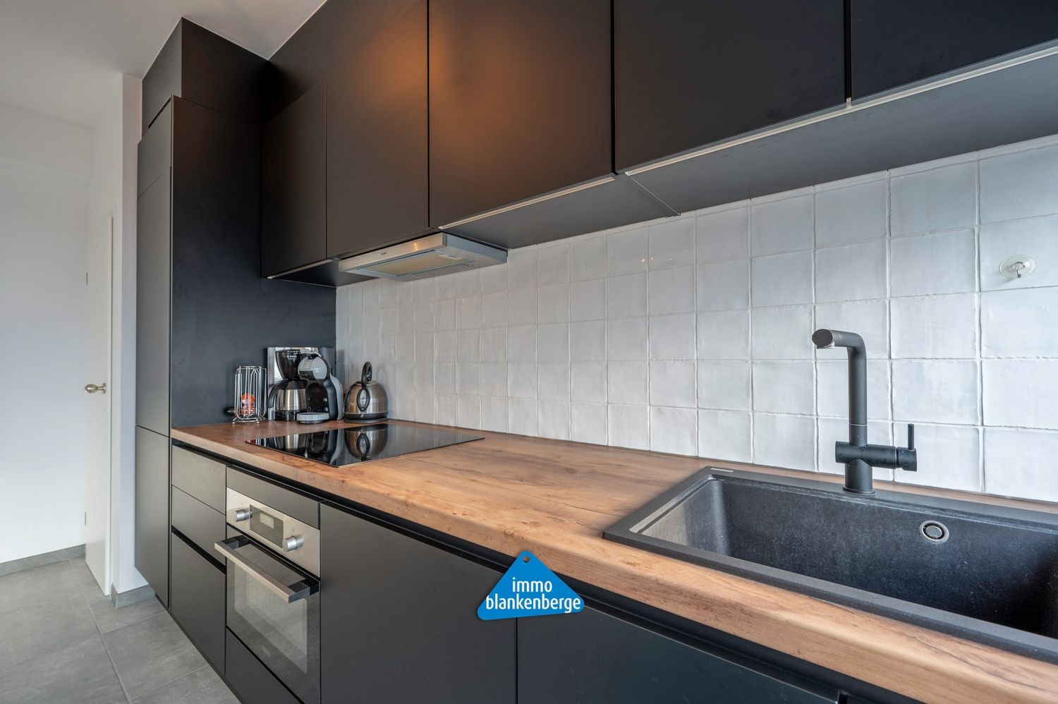 Modern gerenoveerd appartement met twee slaapkamers op een toplocatie foto 5