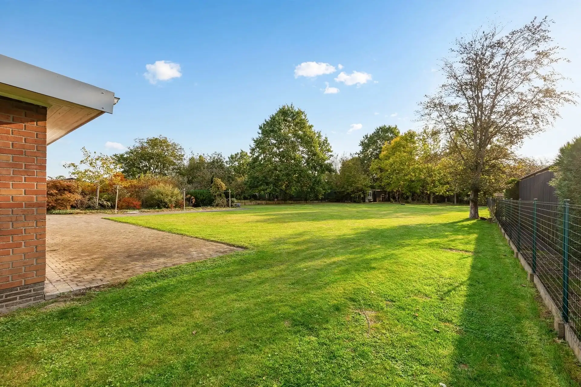 Uitstekend gelegen bungalow op uitzonderlijk perceel foto 25