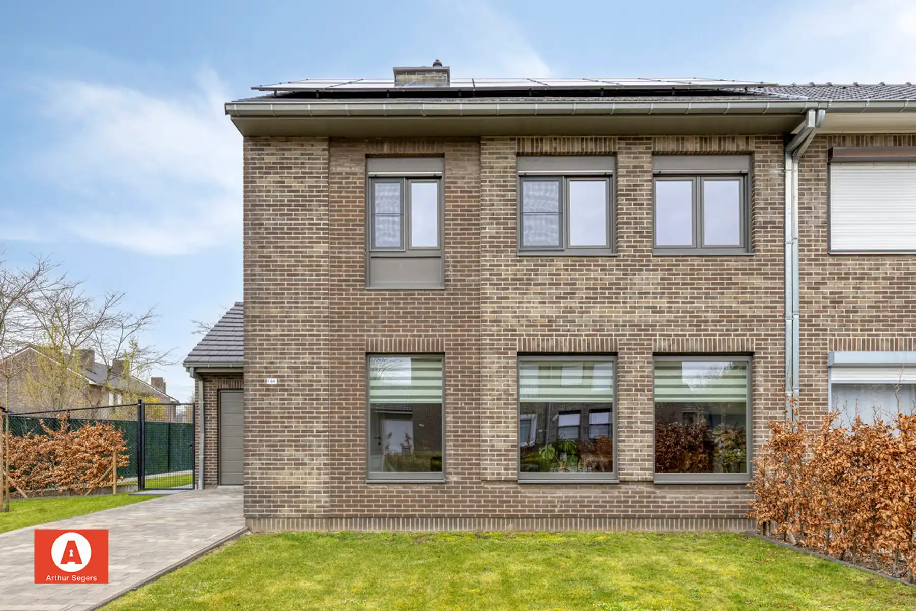 Energiezuinige half-open bebouwing mét alle comfort. foto 3