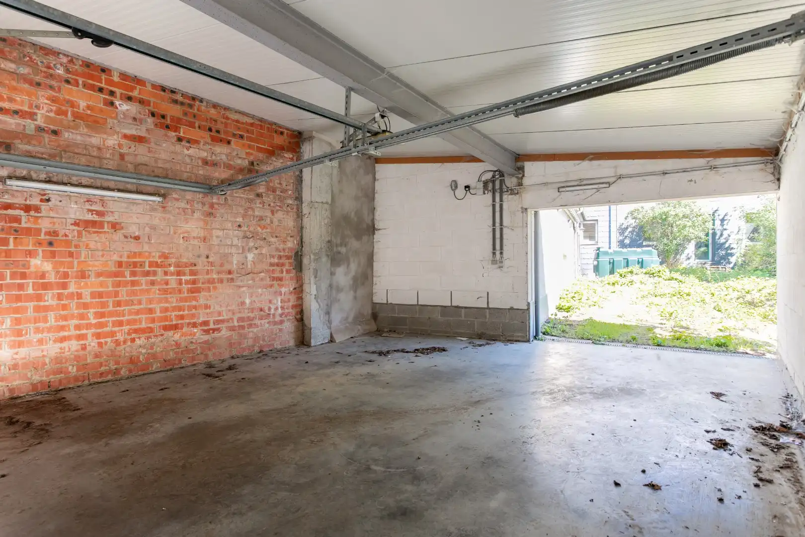 Te renoveren eigendom (317 m²) met veel potentieel, ruime tuin (6a 42ca) en dubbele achterliggende carport met toegang tot de achterliggende straat in Kester foto 29