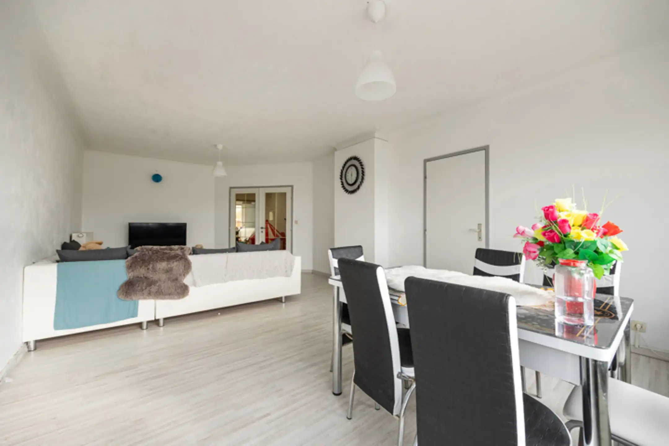 mooi appartement met terras en veel lichtinval met 2/3 slaapkamers  foto 3