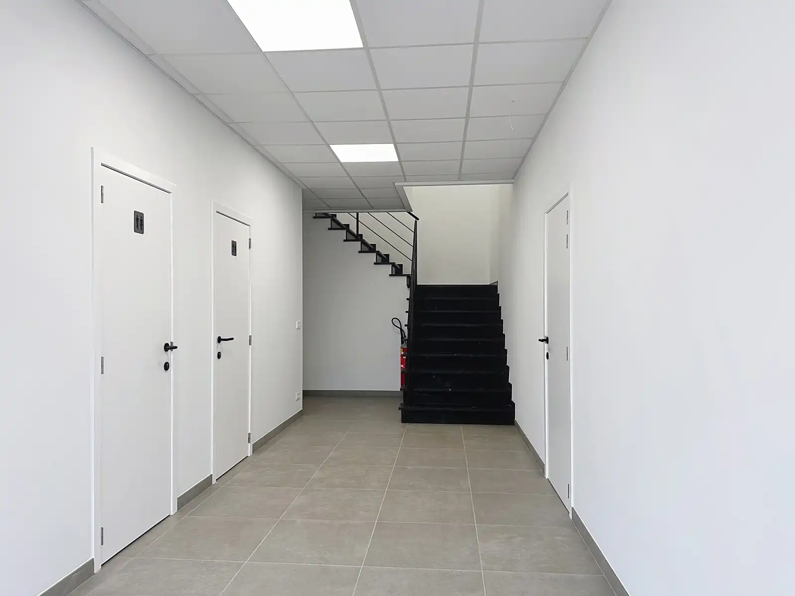 Volledig vernieuwde magazijn- of opslagruimte foto 12