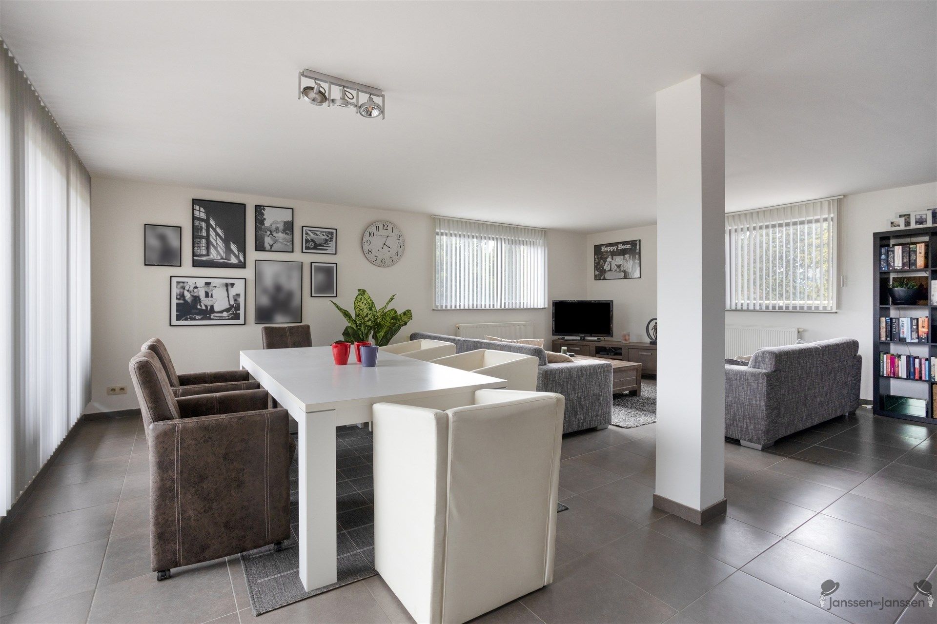 Instapklaar duplex appartement met 3 slaapkamers te Heppen (Leopoldsburg) foto 2