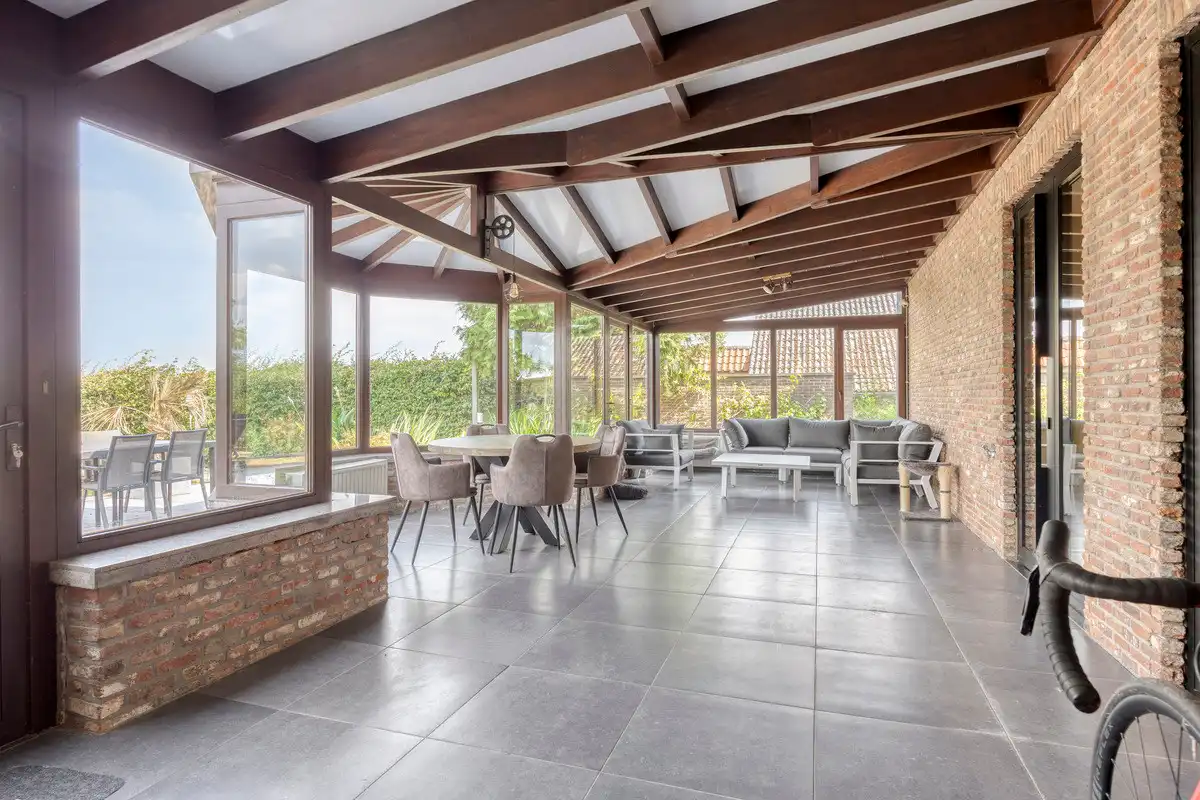 TIJDLOZE VOLLEDIG GERENOVEERDE VILLA OP EEN PERCEEL VAN 16A81CA TE RIEMST foto 16