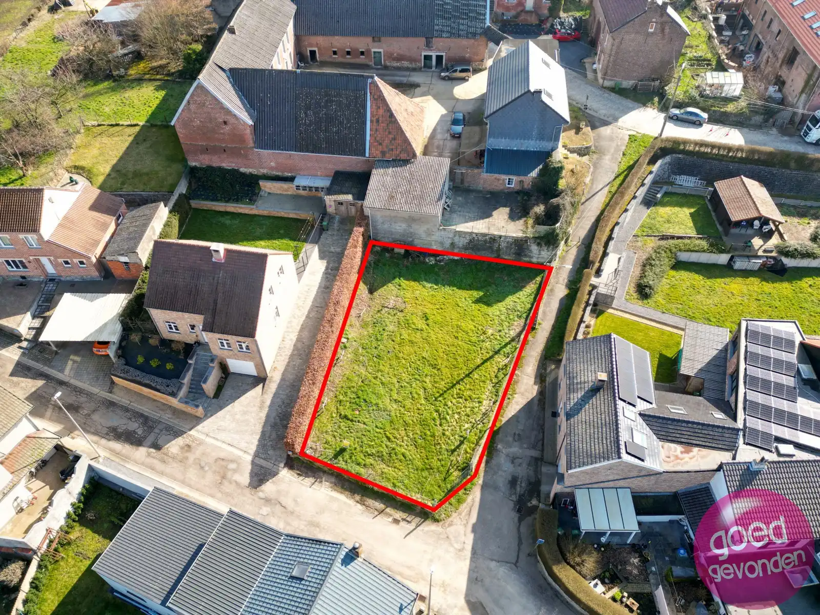 BOUWGROND OPEN BEBOUWING met vergunde plannen foto 3