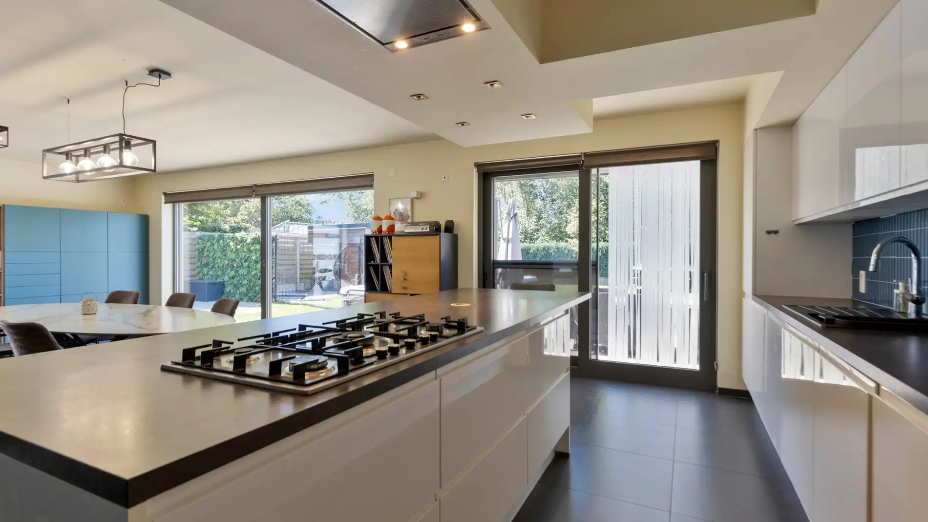 Recente ruime woning met 4 slpks, zwemspa & mooie tuin op 7,2a te Rotselaar foto 7