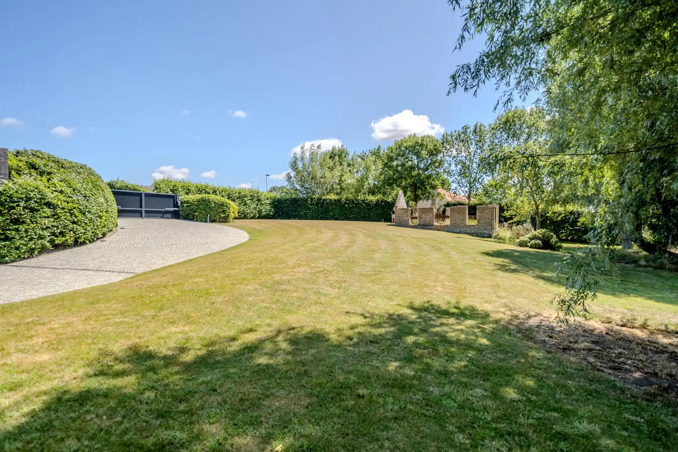 Karaktervolle hoeve met authentieke charme en een verfijnde, luxueuze afwerking op een uniek domein van 2.913 m²... foto 5