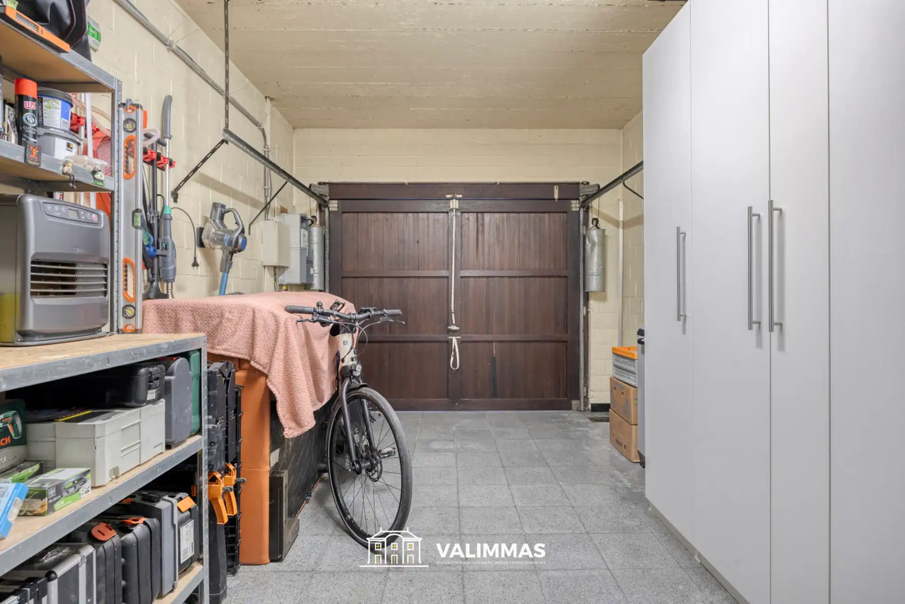 Verzorgde, mooi gelegen driegevelwoning met garage & tuintje foto 12