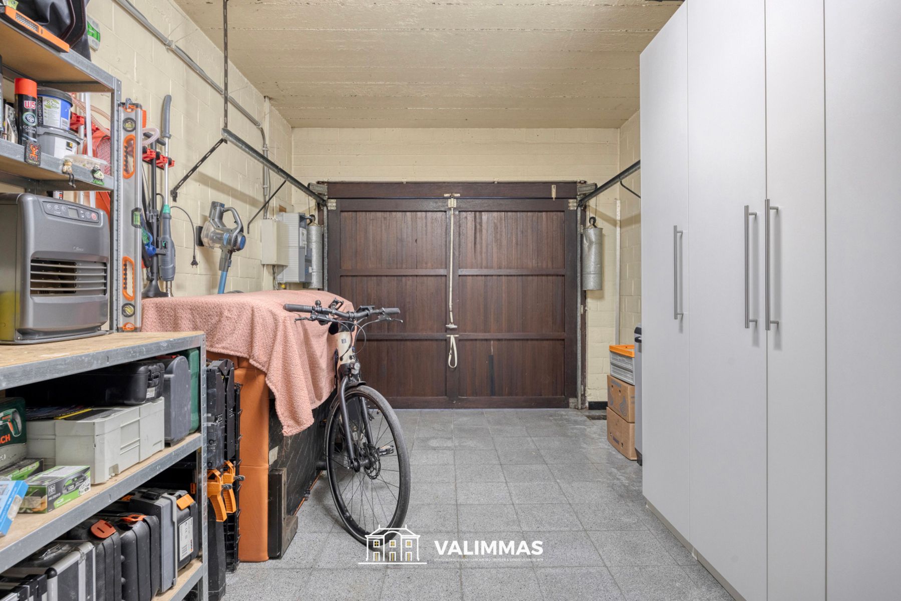 Verzorgde, mooi gelegen driegevelwoning met garage & tuintje foto 12