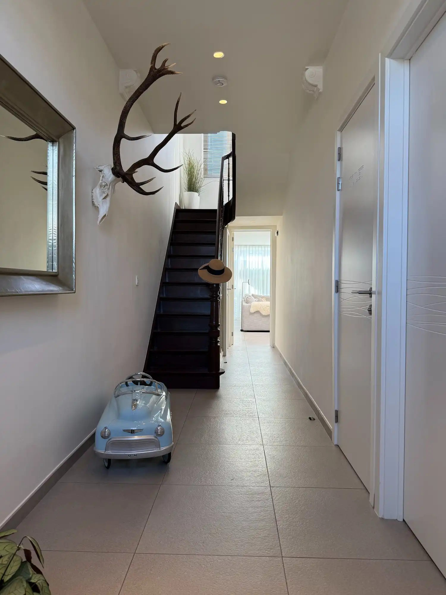 Mooie karaktervolle volledig vernieuwde burgerwoning met stadstuin | Boulezlaan foto {{pictureIndex}}