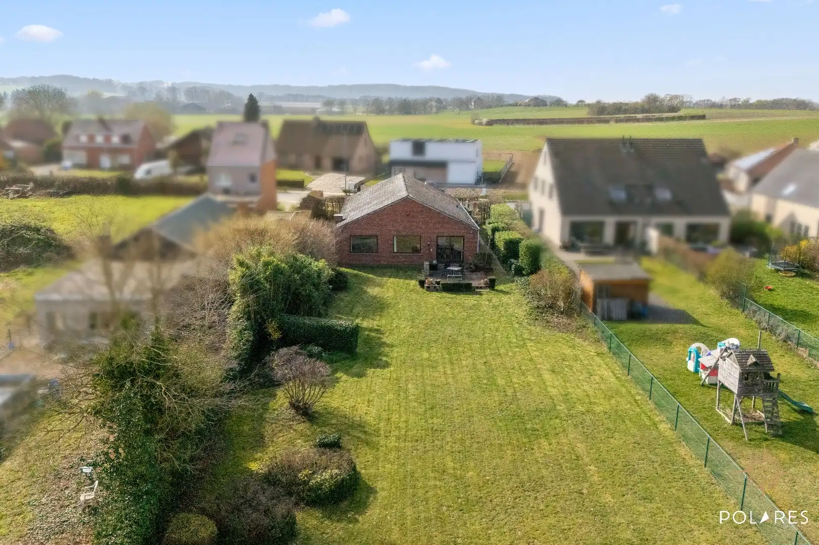 Hoofdfoto van de publicatie: Ruime gezinswoning op prachtig perceel