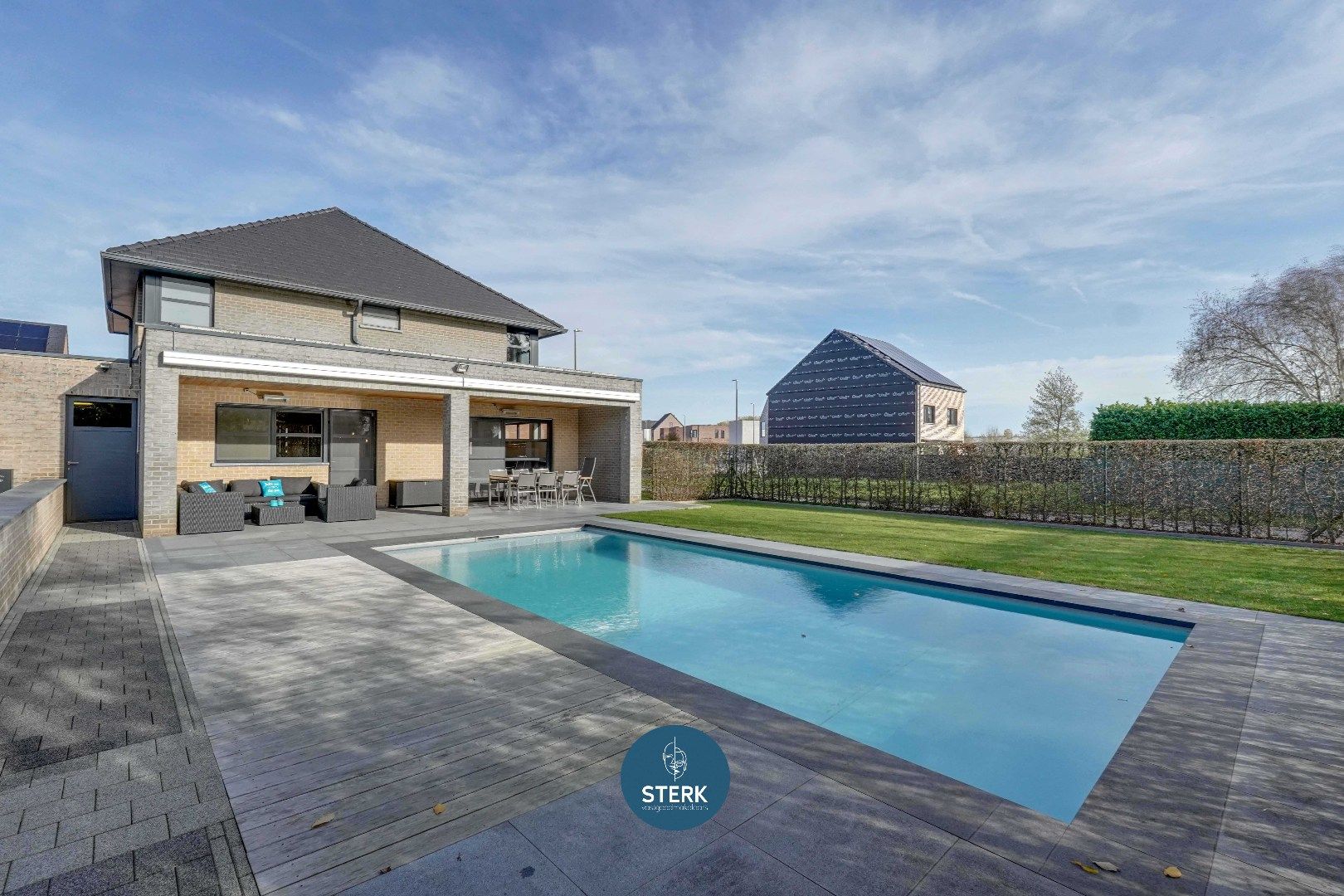 INSTAPKLARE GEZINSWONING MET EEN BEWOONBARE OPP. VAN 390 M² TE ZUSSEN !  foto 22