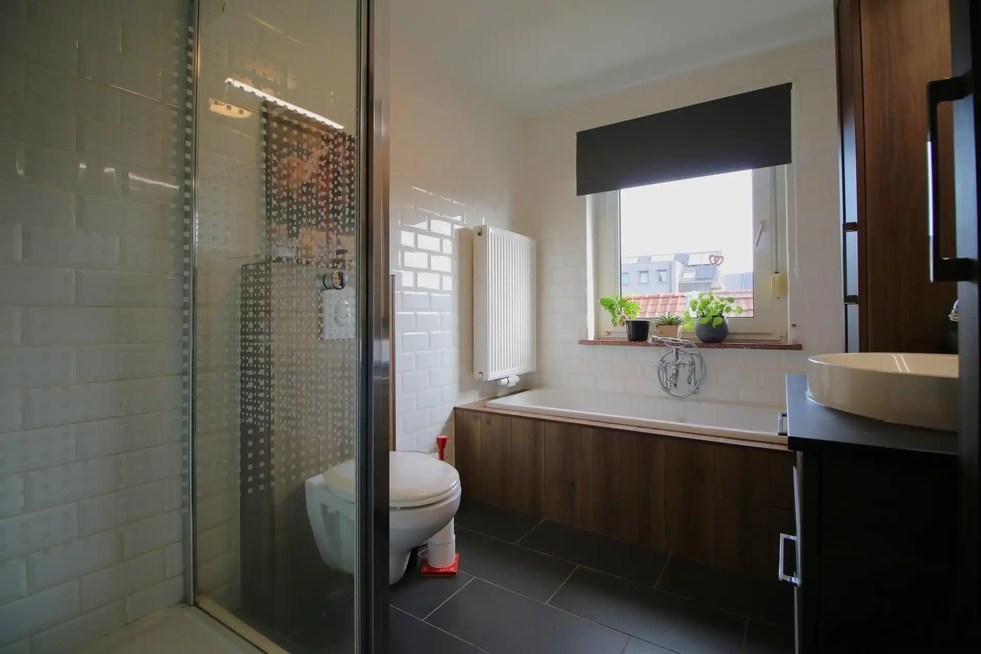 Gerenoveerde woning met tuin in rustige buurt foto 18