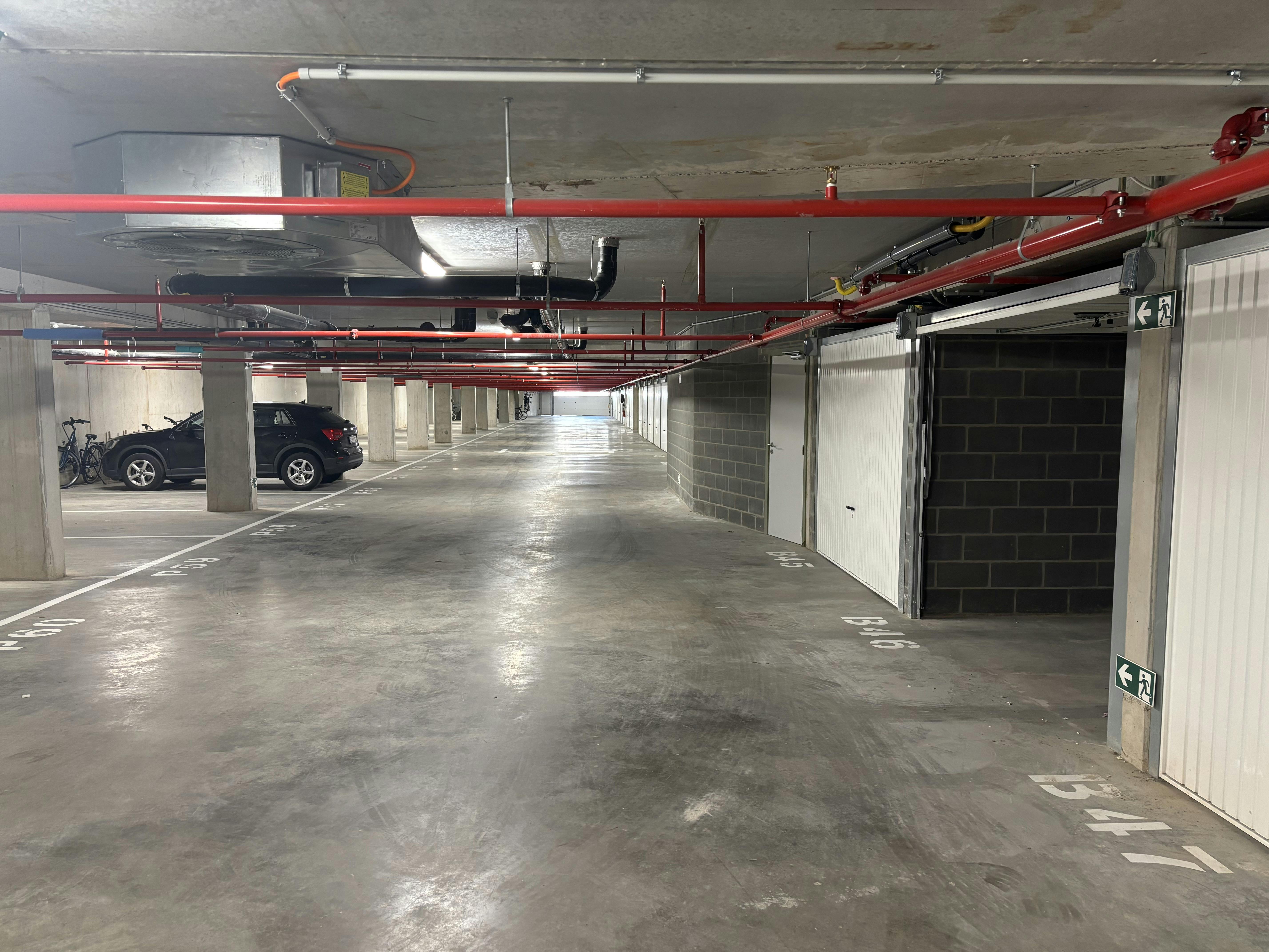 Ruime garagebox in de residentie West Bay! foto 4