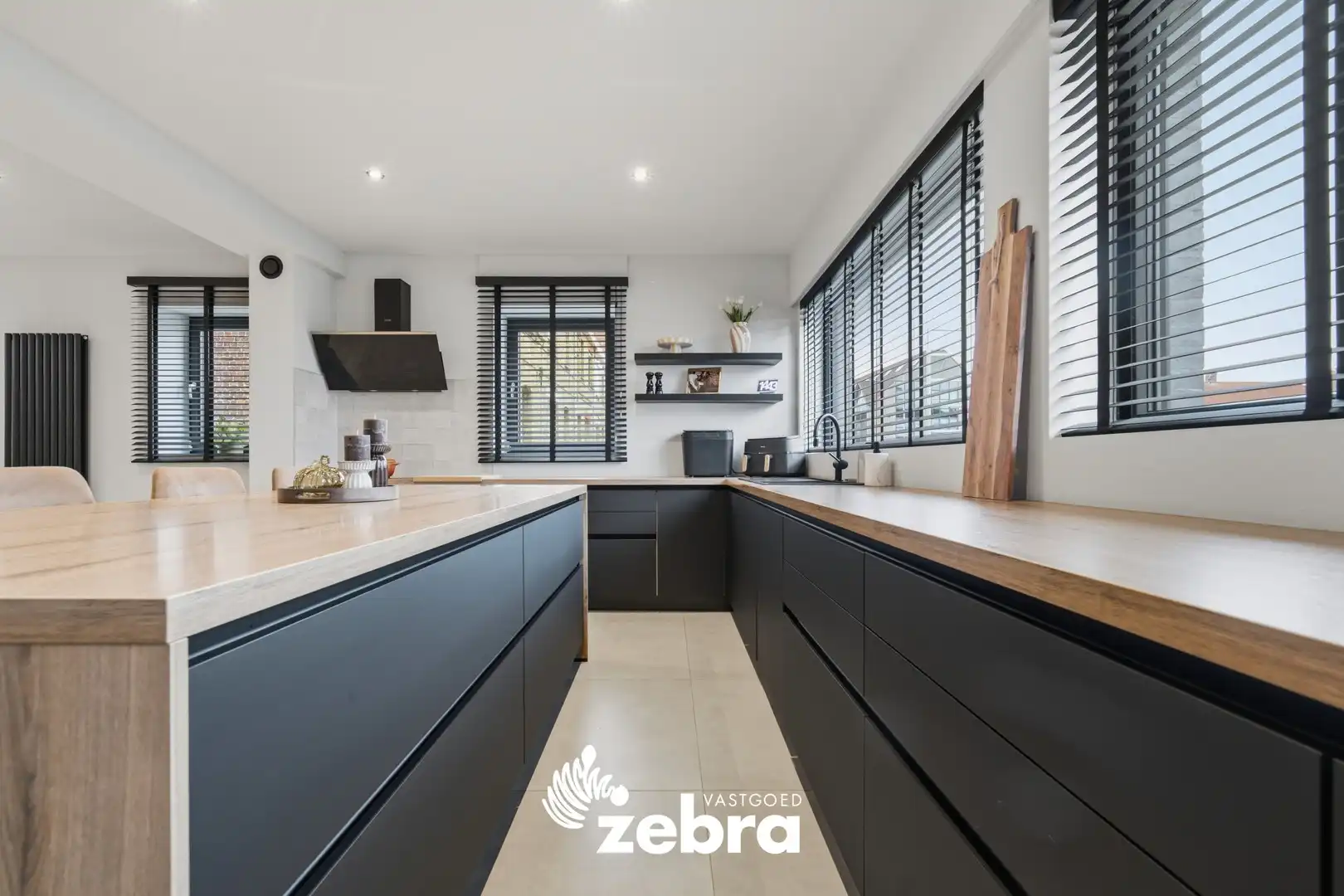 Instapklare woning met loods van ± 250 m² te Ingelmunster! foto 6