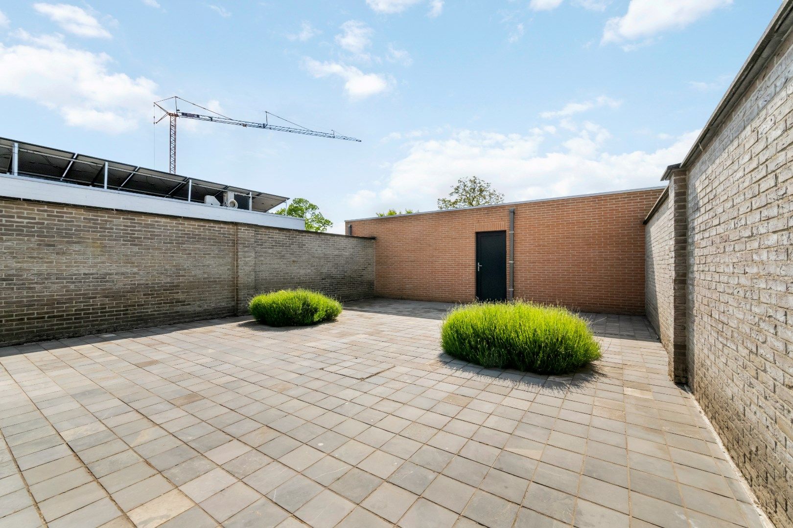 Ruim gelijkvloers appartement met groot terras en garage foto 10