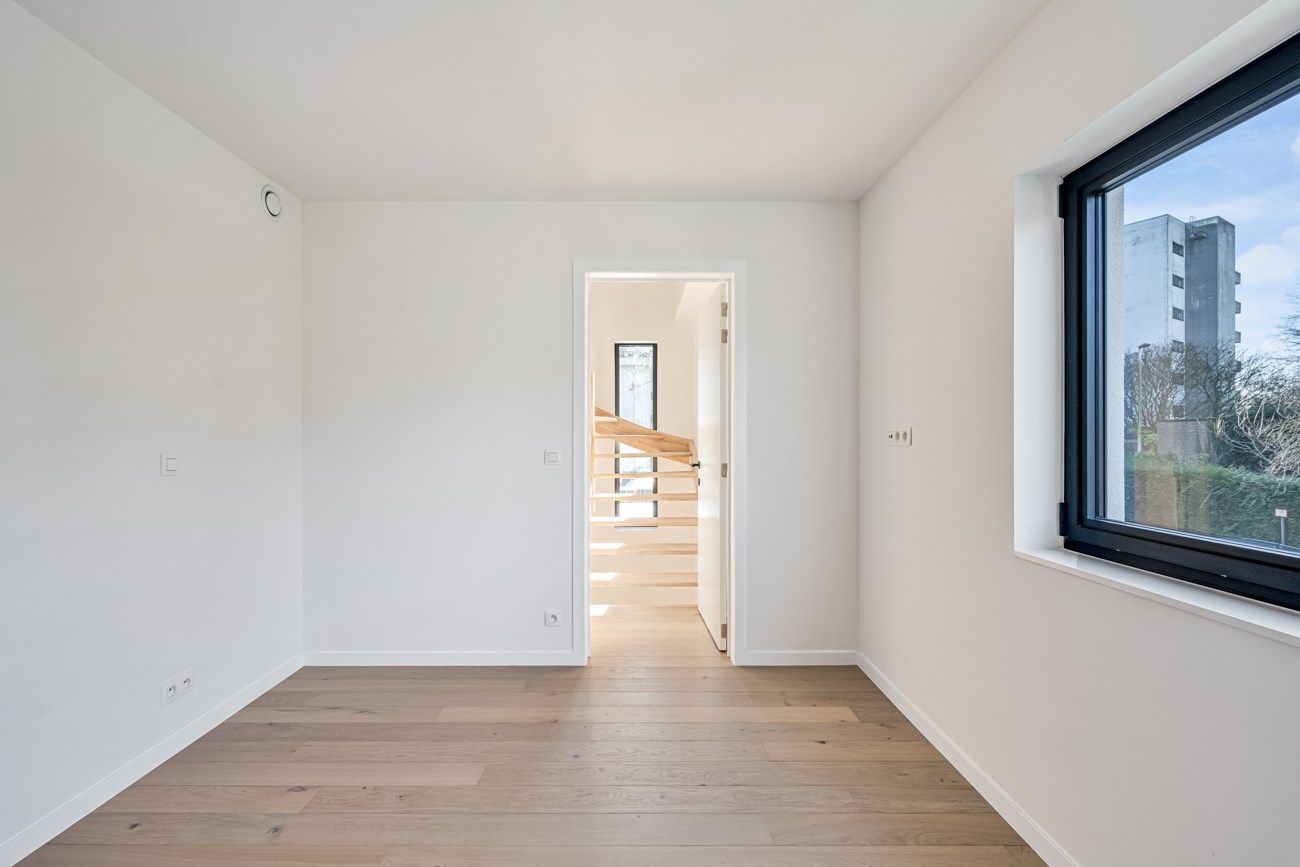 Instapklare nieuwbouwwoning met 4 slaapkamers, 2 badkamers en garage foto 17
