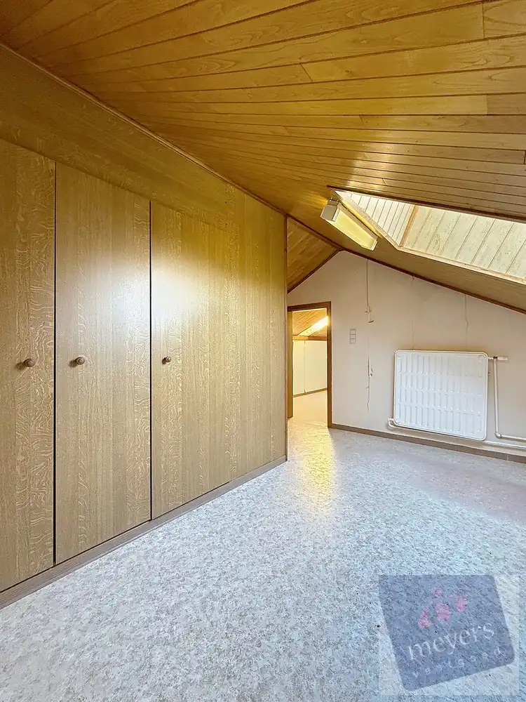 Ruime woning met 5 slaapkamers op perceel van 16a 49ca in Genk foto 22