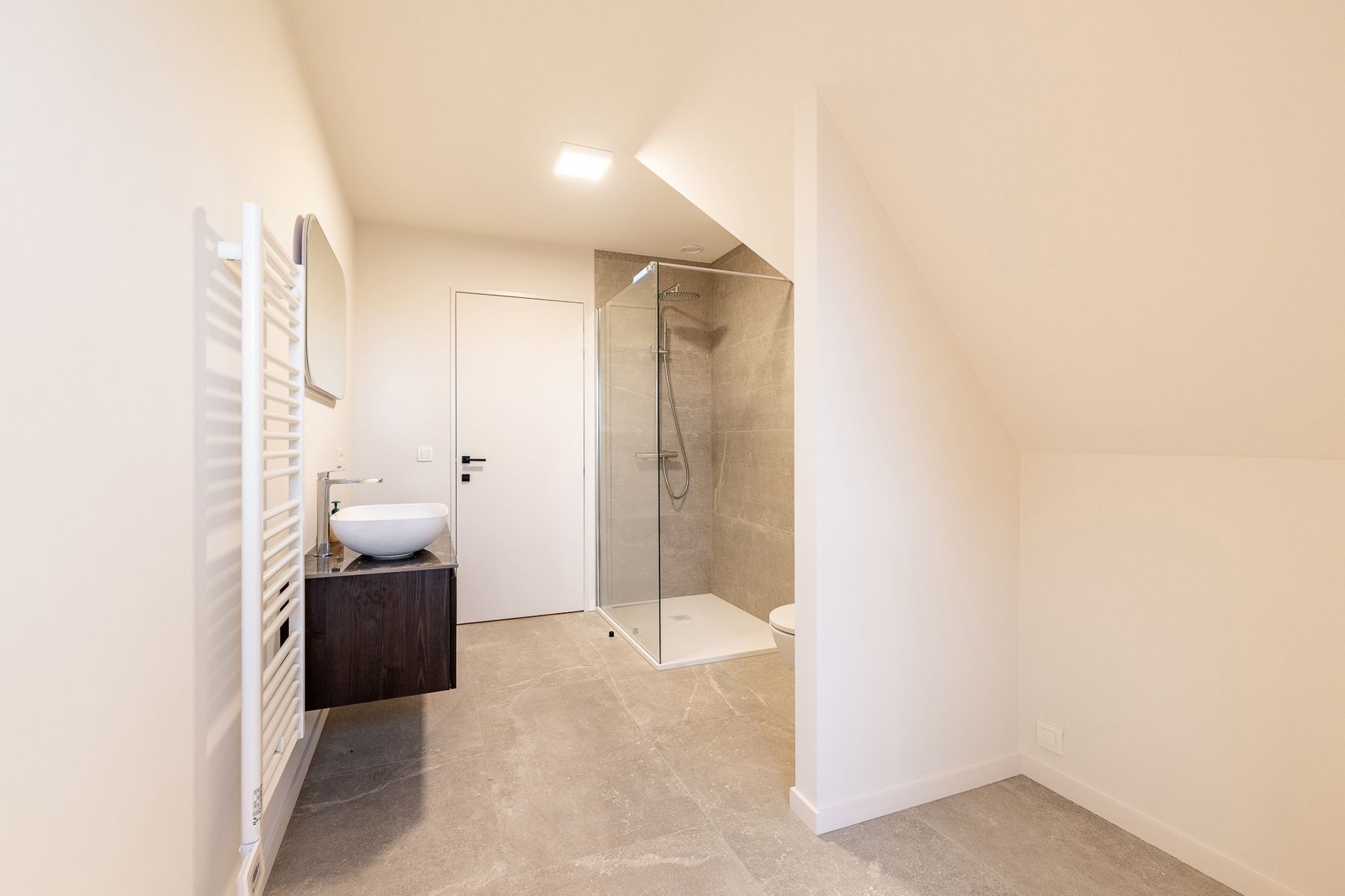 Alleenstaande energiezuinig en uitzonderlijk afgewerkte nieuwbouwvilla foto 20