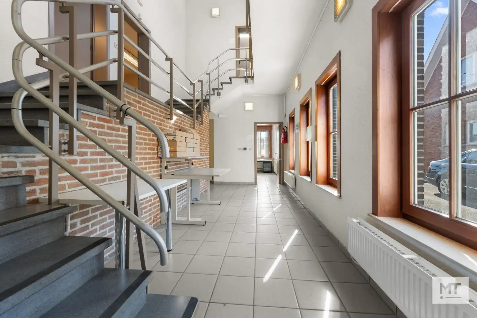 Voormalig politiecommissariaat te koop in Westrozebeke foto 4