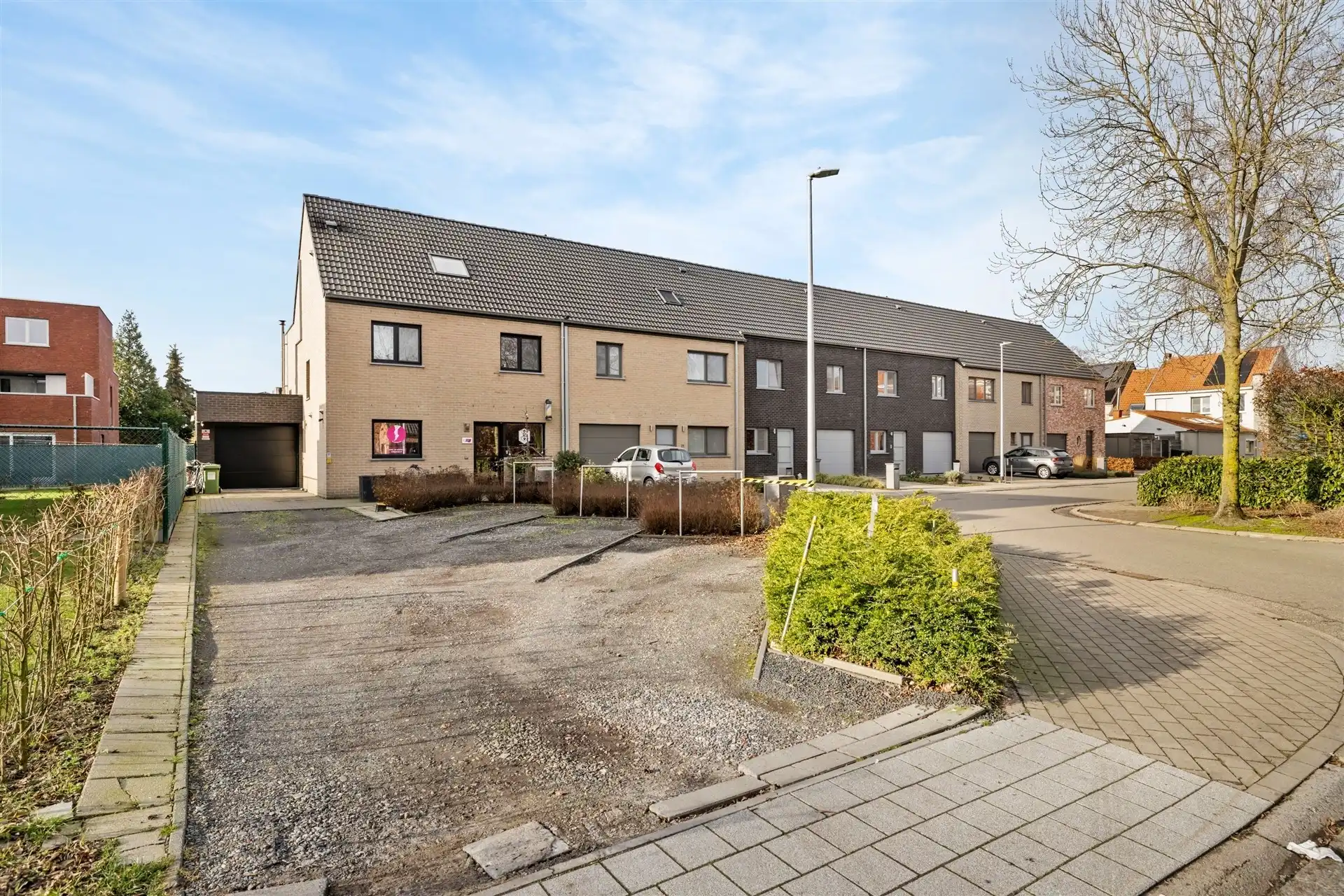 Instapklare gezinswoning met polyvalente ruimte in het hartje van Meerdonk foto 33