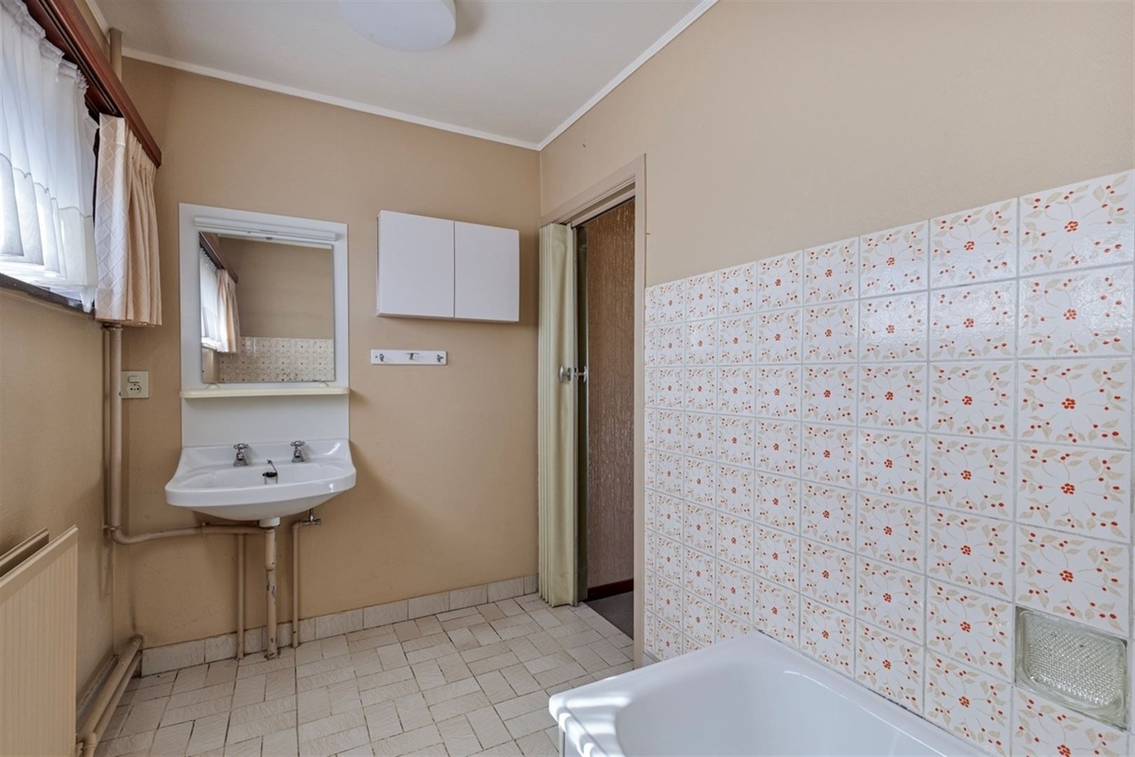 Statige te renoveren woning in Eine foto 13