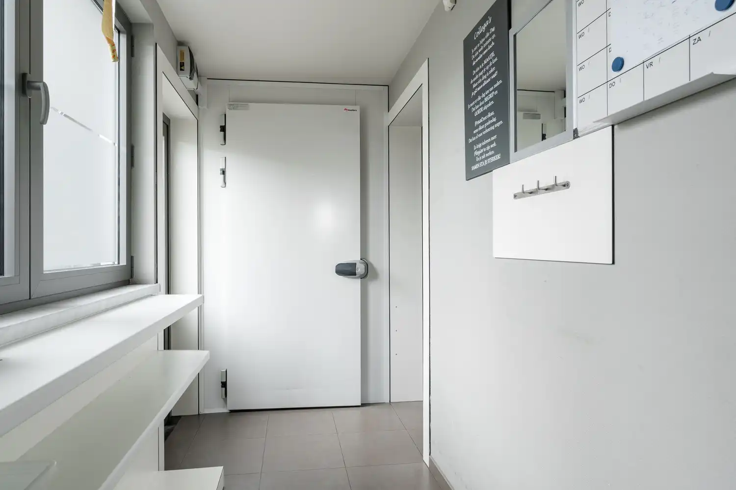 Bekende frituur met super mooi duplex appartement en zwembad te Achel foto 13