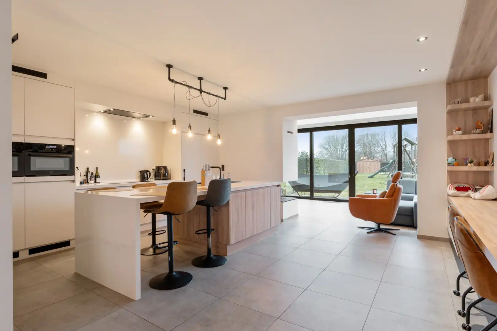 Recente, goed afgewerkte gezinswoning op een perceel van 5a15ca nabij het dorpscentrum van Opoeteren!  foto 11