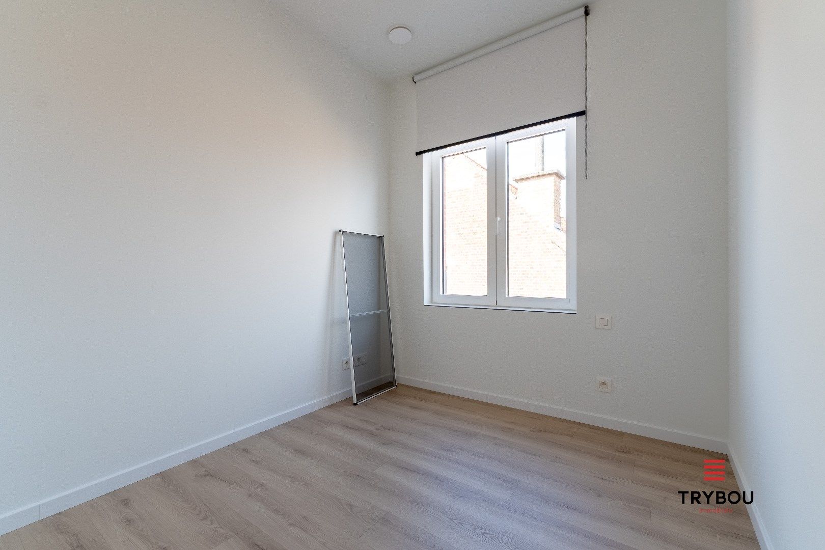 2 hoogwaardig afgewerkte nieuwbouwwoningen met garage foto 21