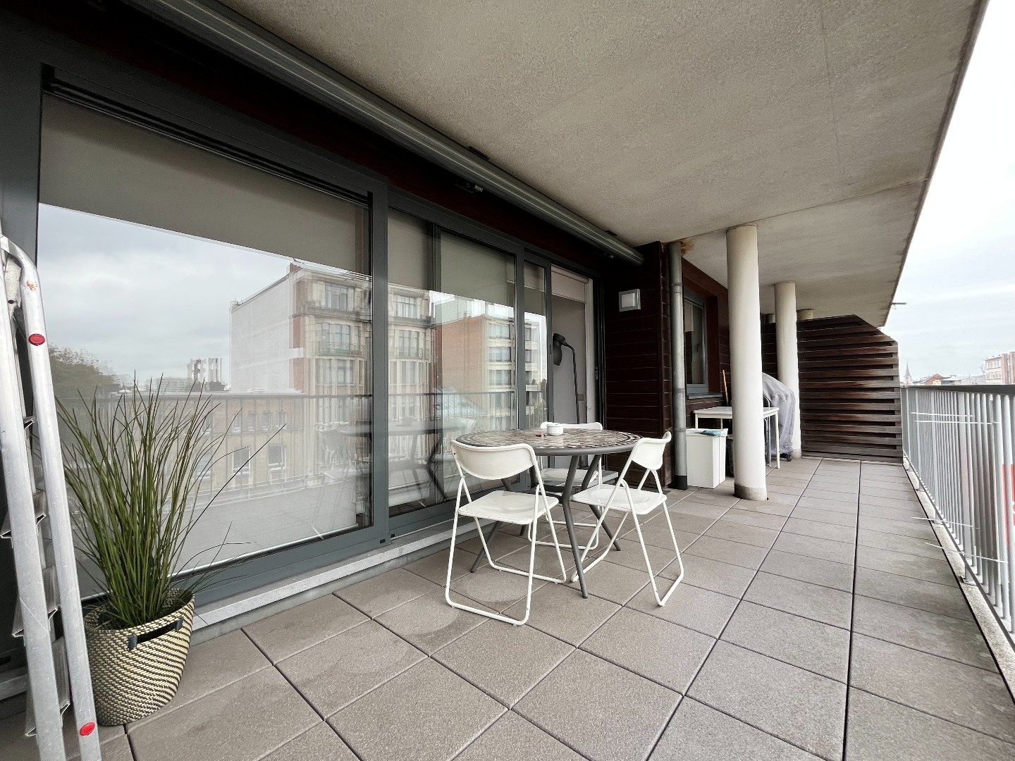 Riant 3 slpk-appartement met 2 terrassen en een garagebox foto 18