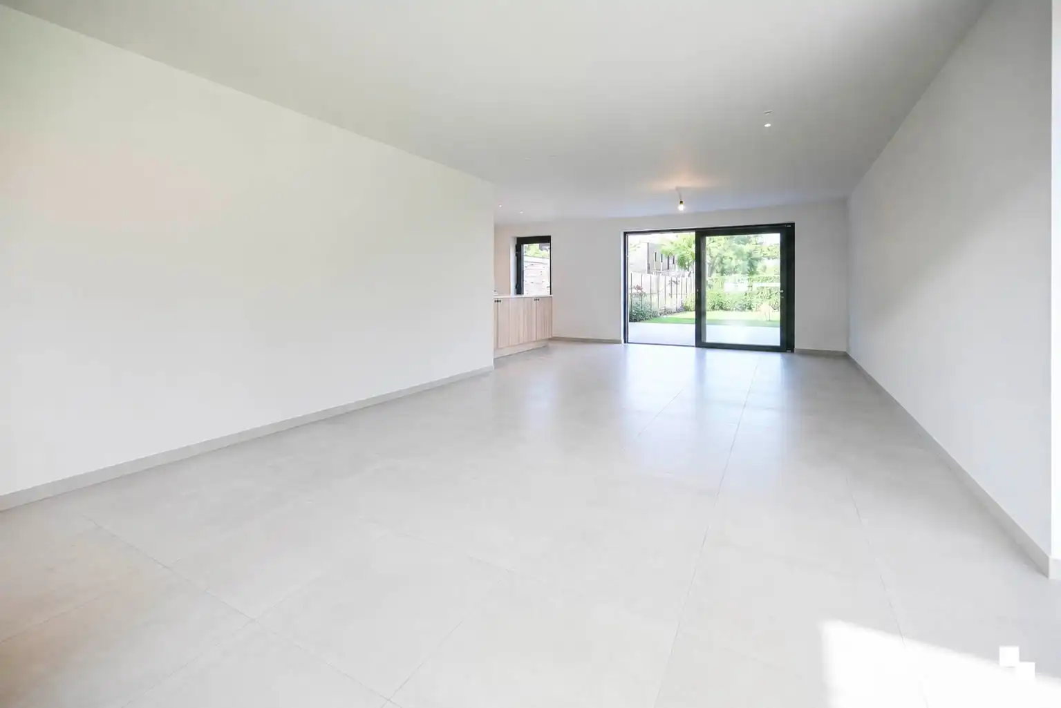 Prachtige nieuwbouwwoning op rustige locatie foto 3