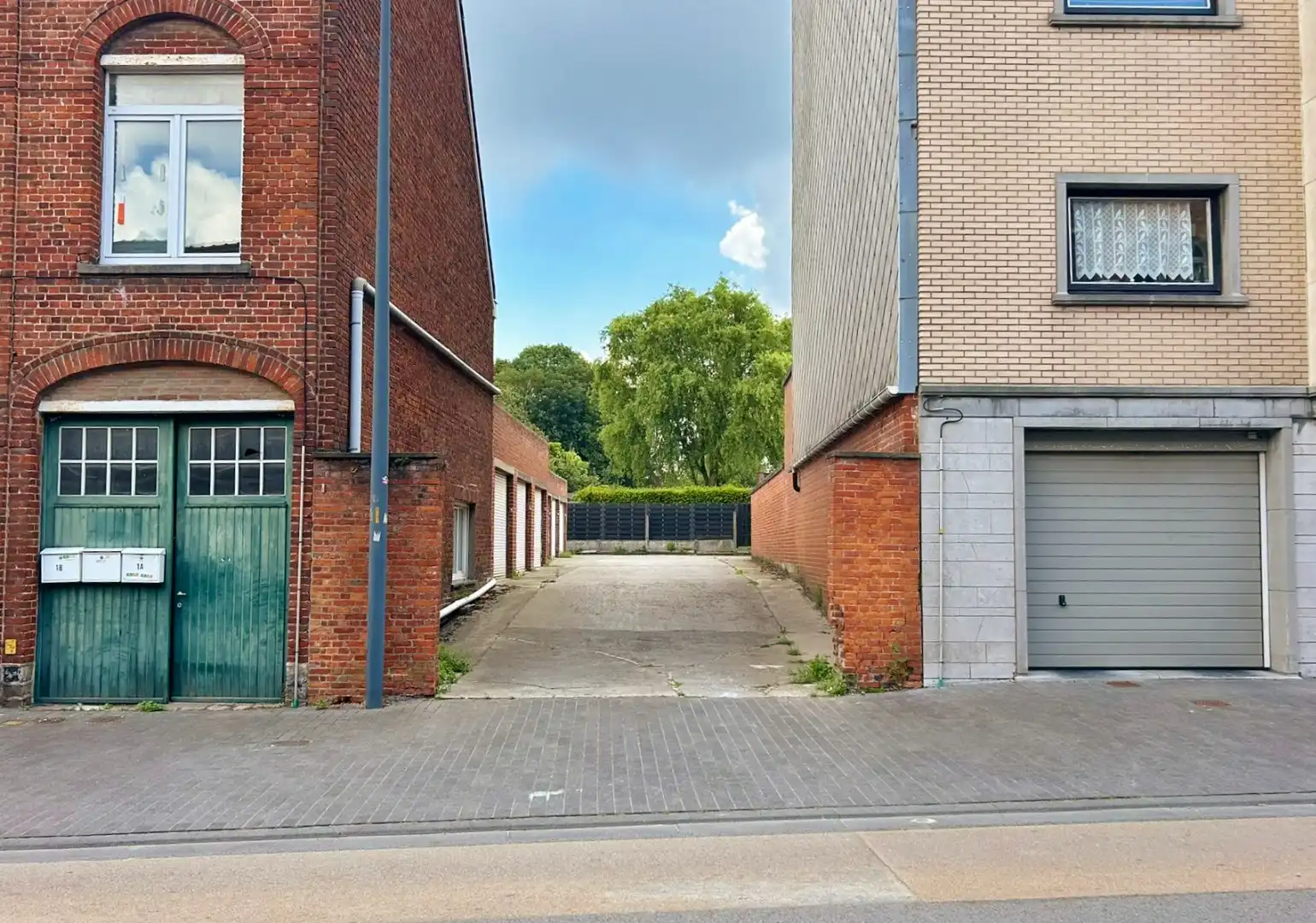 Garagebox te huur in het centrum van Ieper foto 3