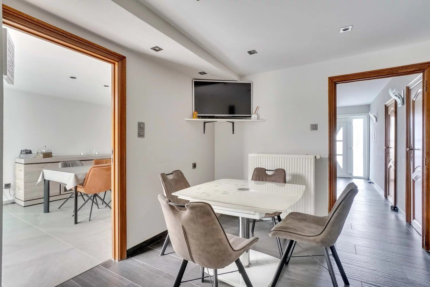 Degelijk gerenoveerde, rustig gelegen woning foto 15