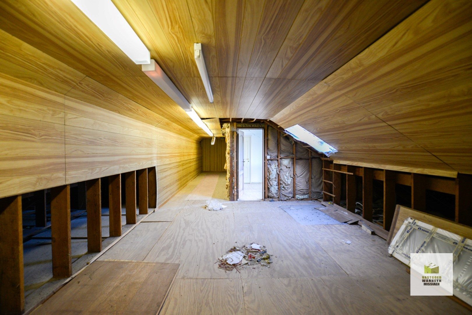 Woning met 4 slaapkamers, garage + bijgebouw +/- 220 m2 (incl verdieping) foto 22