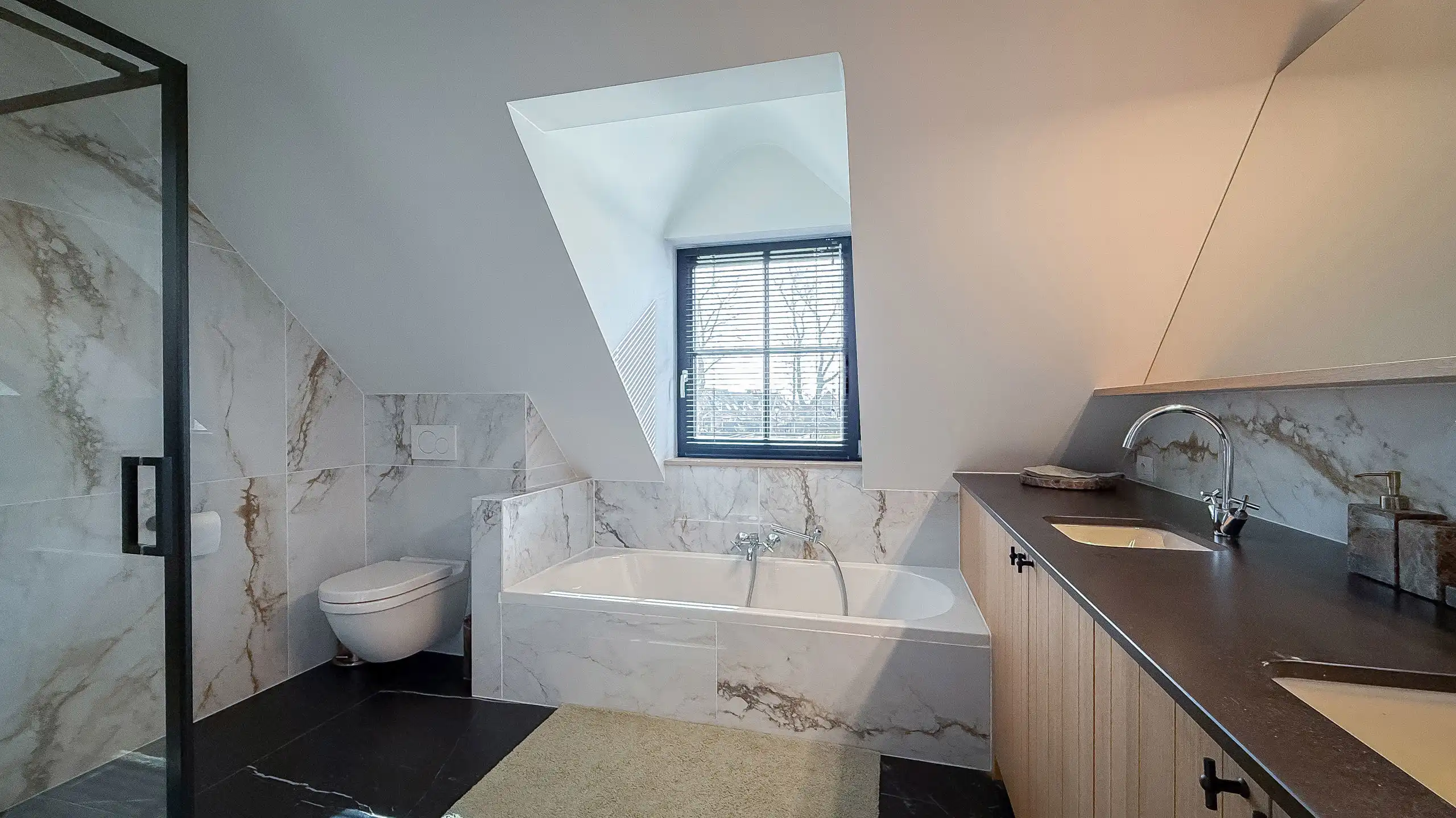 Charmante, instapklare woning in het idyllische Ramskapelle. foto 17