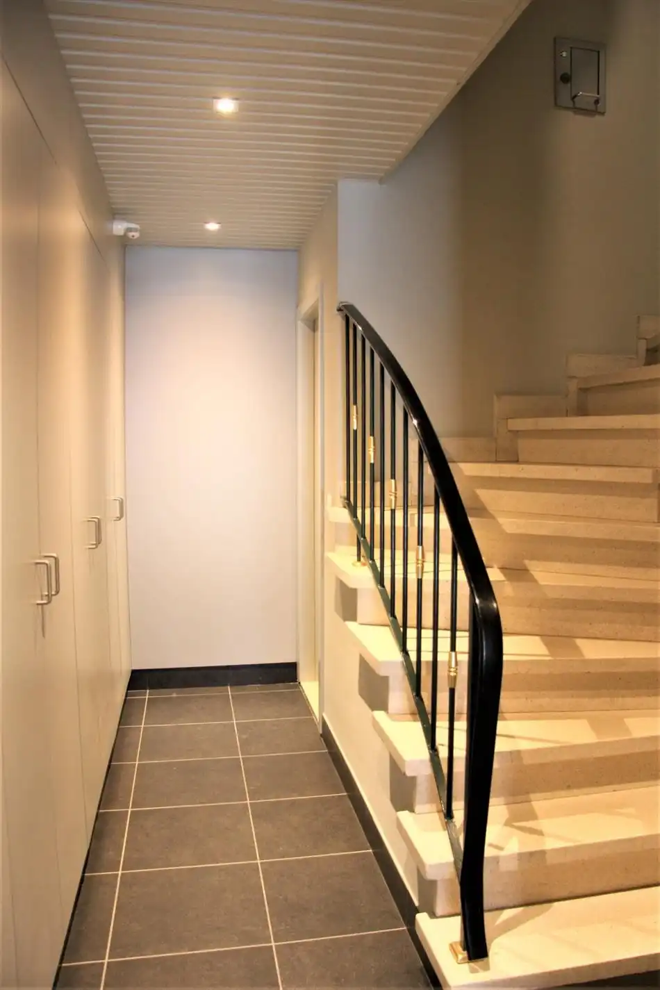 Appartement op de 2e verdieping met 2 slaapkamers + GARAGE in centrum Zottegem foto 4