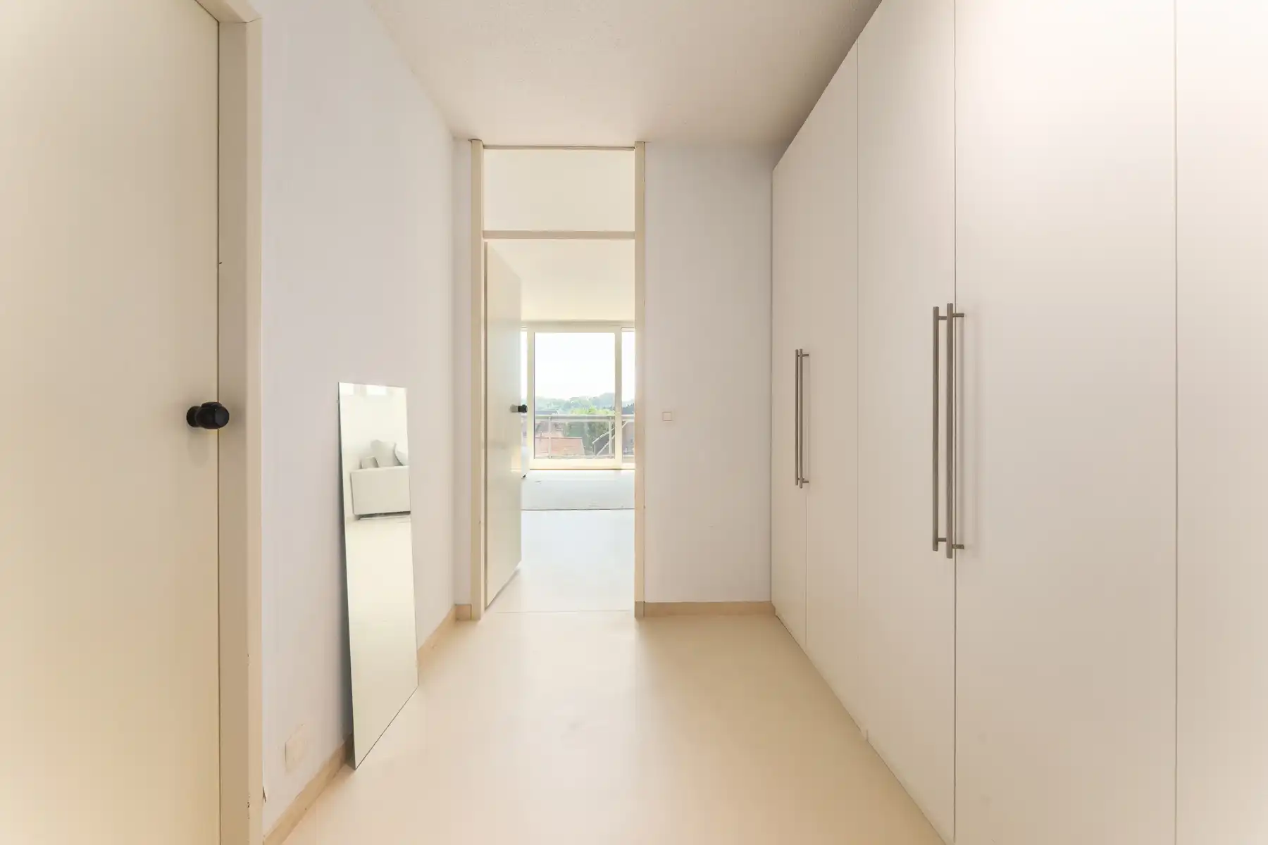 Vernieuwd zuidgericht appartement in een moderne residentie foto 8
