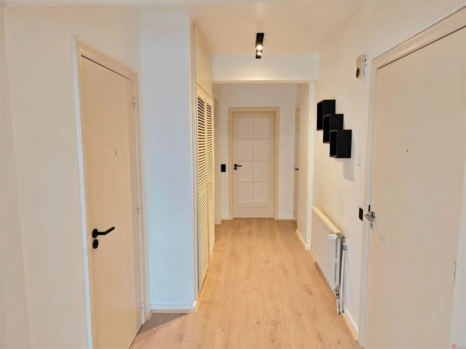 Instapklaar gelijkvloers appartement in hartje Kortrijk foto 3
