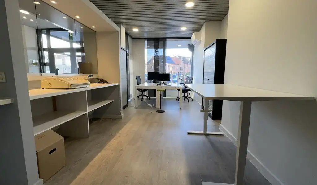Kantoren te koop in opbrengsteigendom aan klaverblad in Gent foto 14