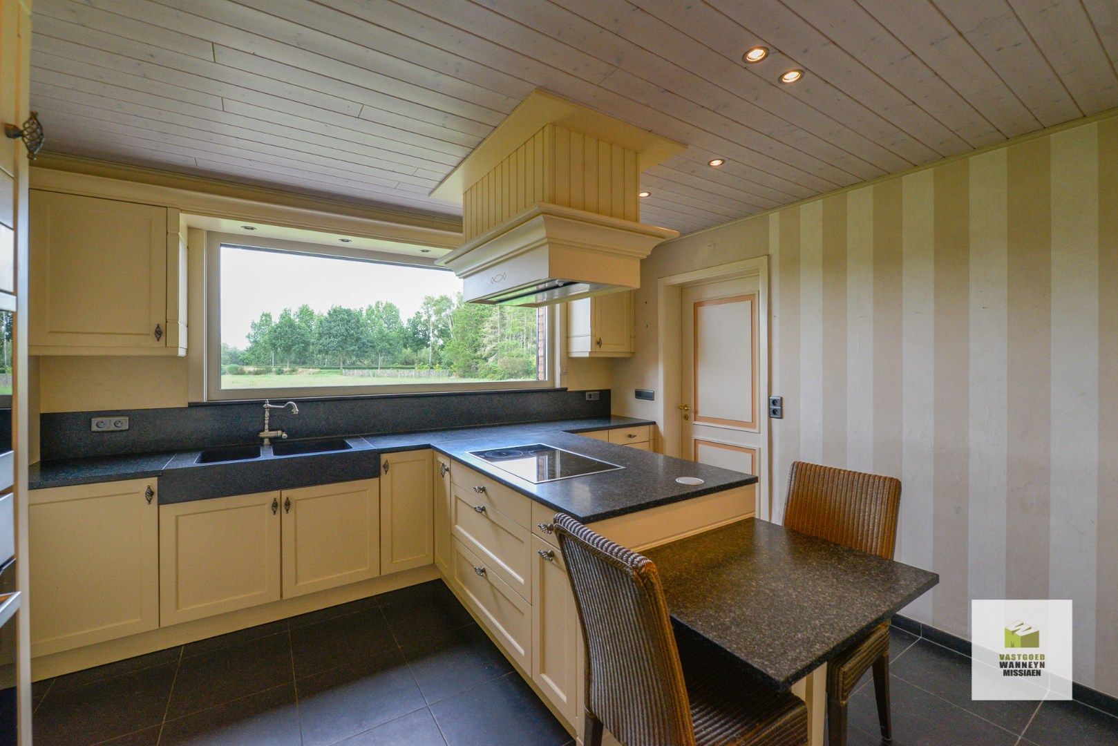 Vrijstaande gelijkvloerse woning met vergezicht nabij de Vaart te Beernem foto 5