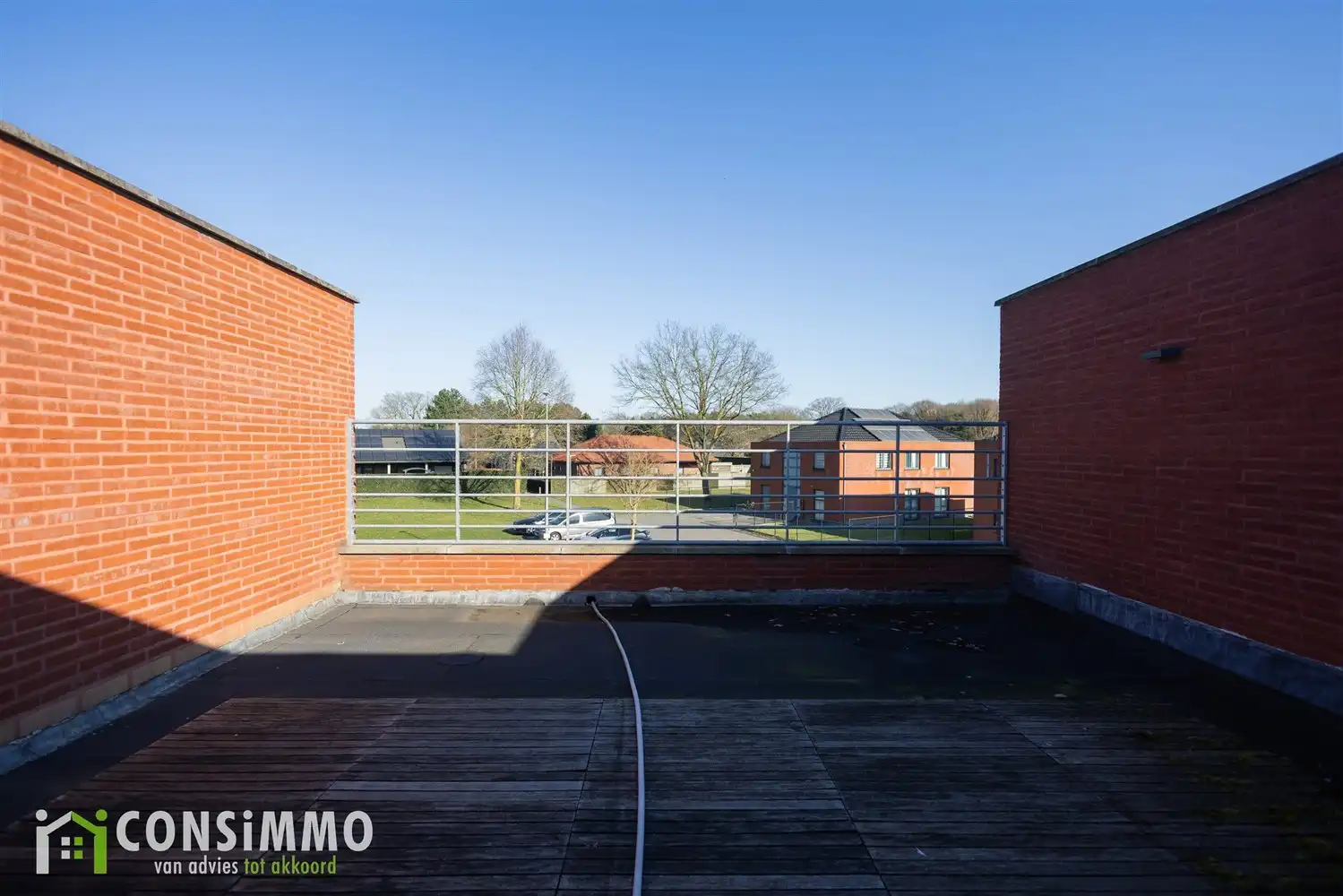 Unieke woning met industrieel-landelijke stijl in een rustige woonwijk van Genk foto 28