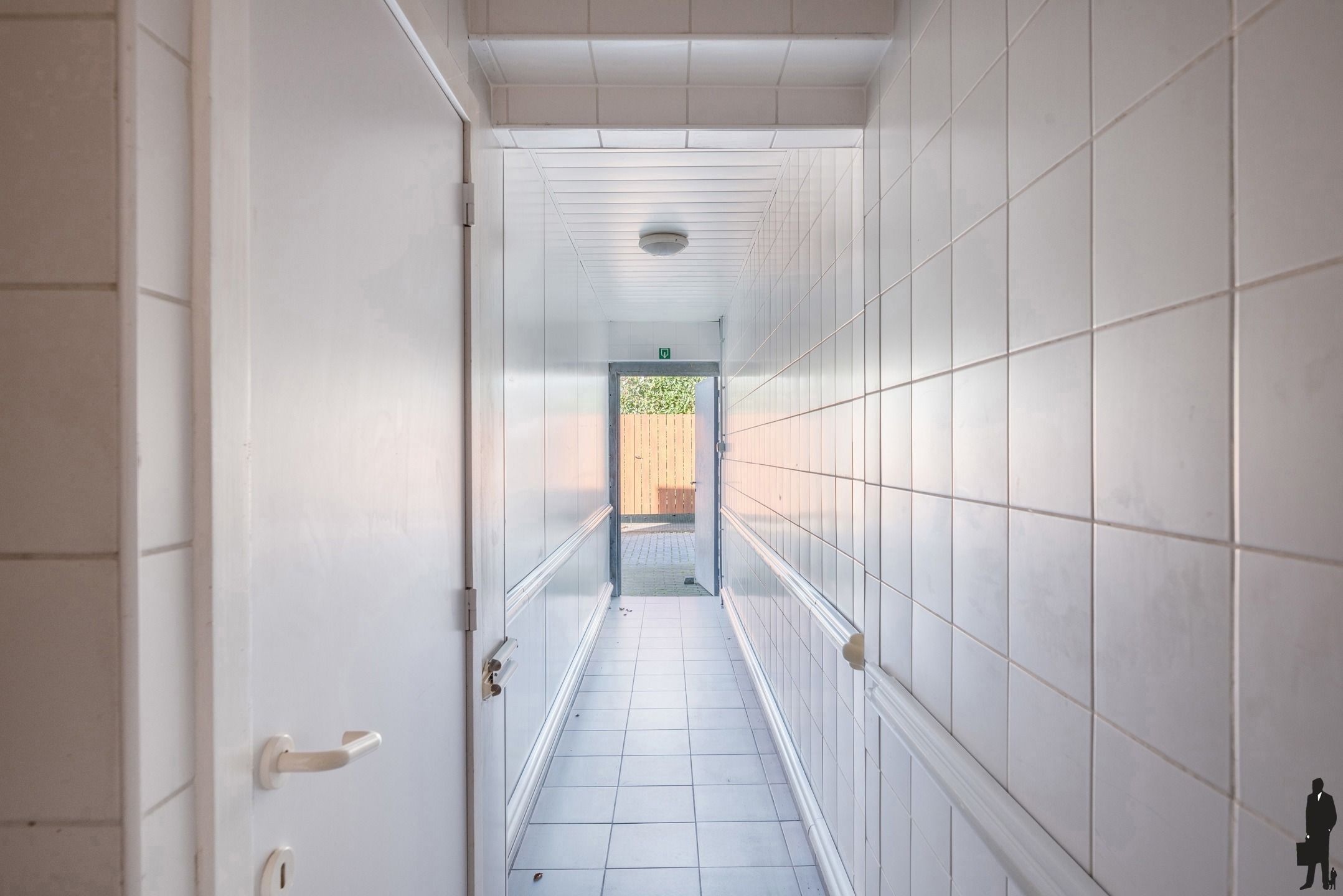 Handelsruimte van ca.163m2 aan doorgaande weg in Arendonk foto 10