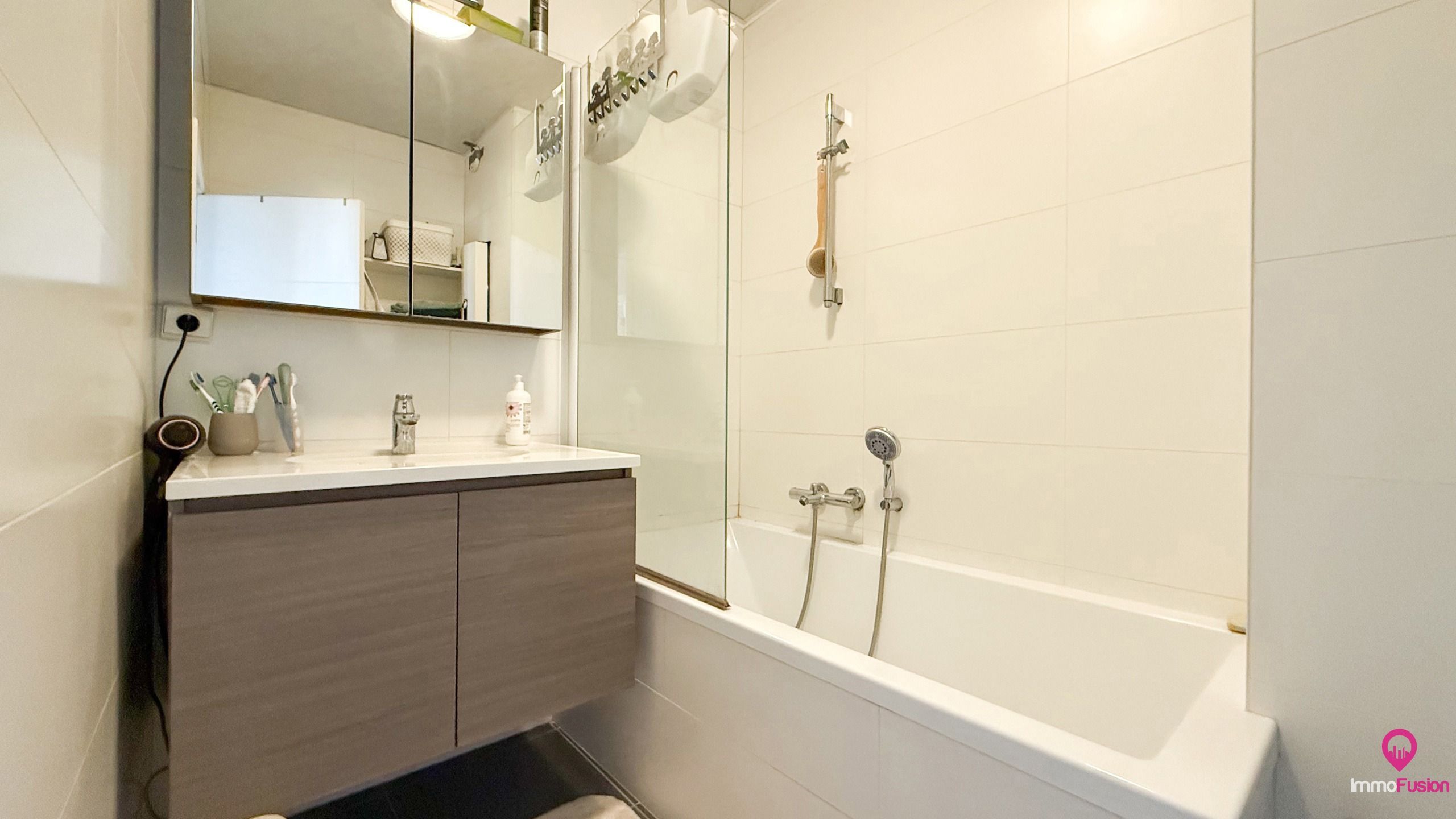 Instapklaar appartement van 109m² met 3 slpks te Genk EPC B! foto 14